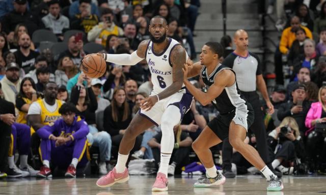 开云体育官网-紫金生涯起伏巨大 假如詹皇18年没有选择湖人？